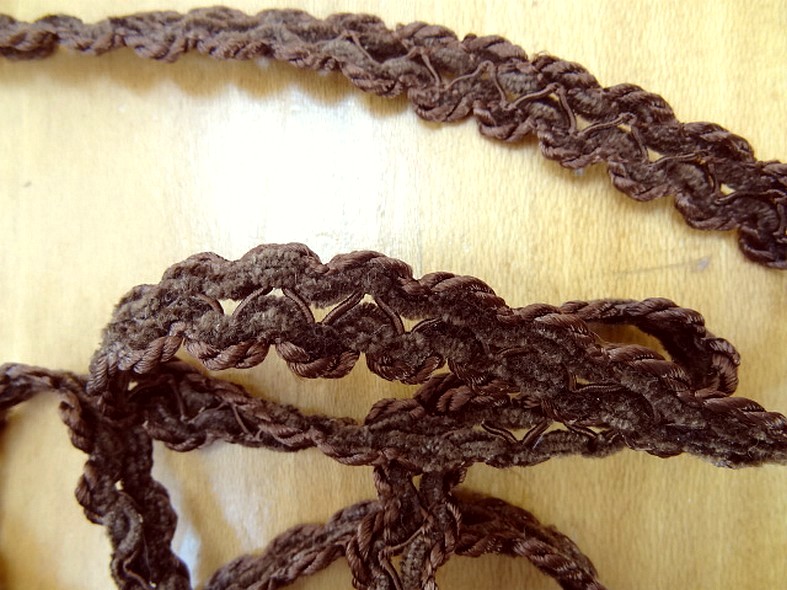 Galon entre deux rayonne et velours marron 1