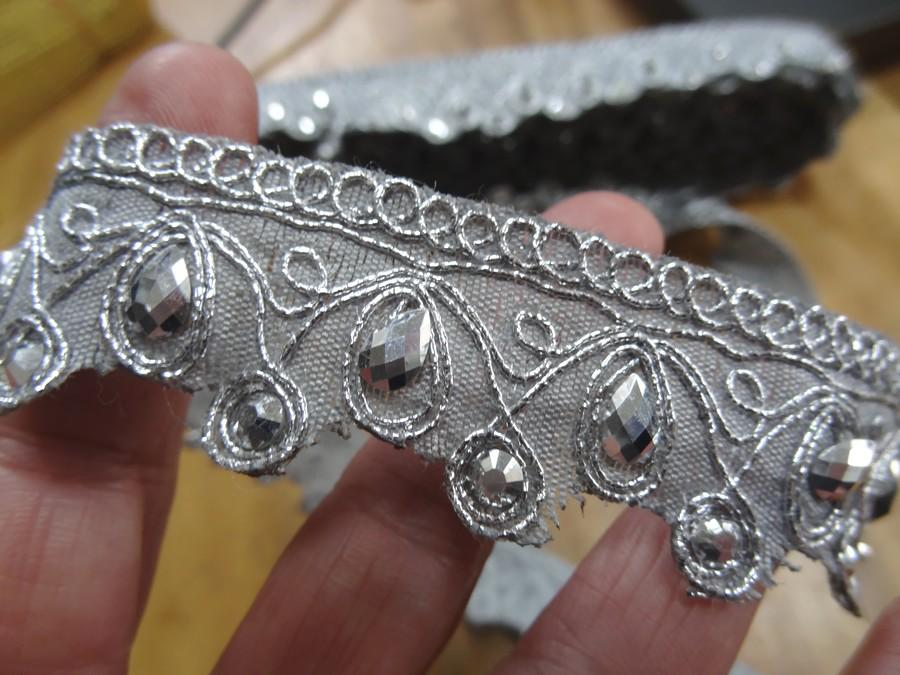 Galon festonne argente avec strass 2
