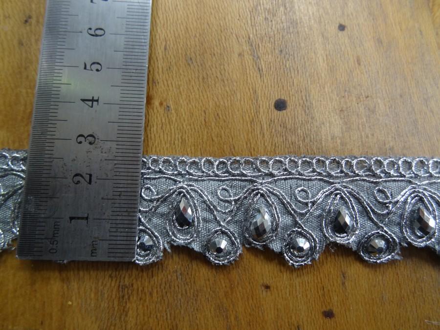 Galon festonne argente avec strass 4