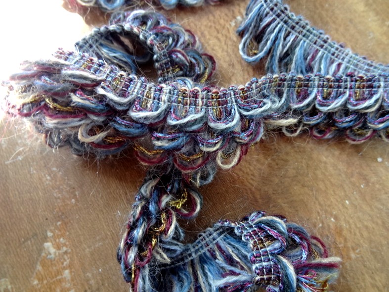 Galon fils de coton boucles prune et bleu