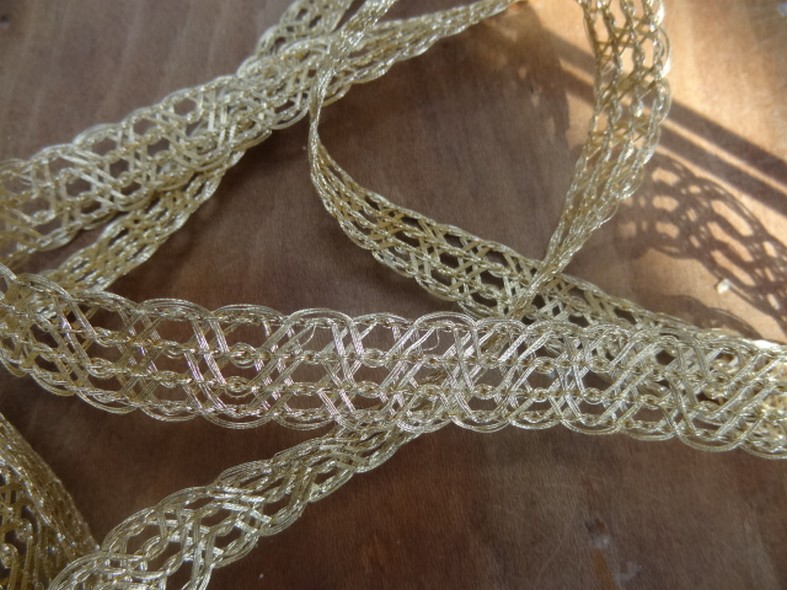 Galon fils metal or clair tresses aeres 1