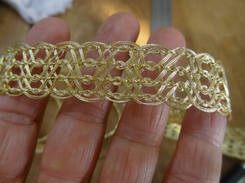 Galon fils metal or clair tresses aeres 3