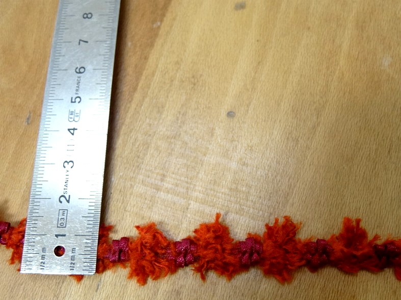 Galon fin fleurs satin magenta velours rouille 3
