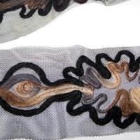 Galon flore laine feutree noire beige sur resille noire 3 