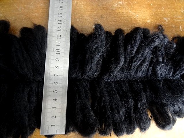 Galon frange noire en laine froufrou xl 2