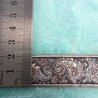 Galon gris motifs cachemire 2