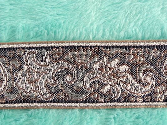 Galon gris motifs cachemire 3