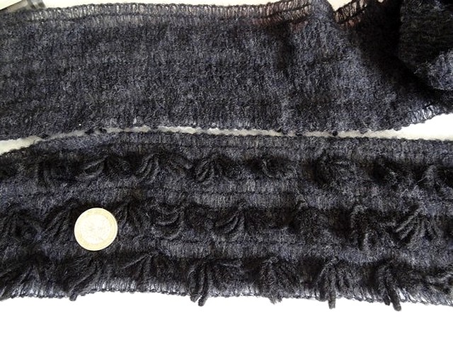 Galon lainage noir frangee large 1 