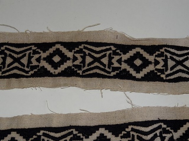 Galon lin broderie ethnique noire 2