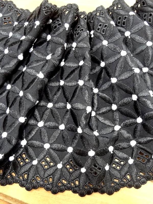 Galon lycra noir brode style broderie anglaise 2 
