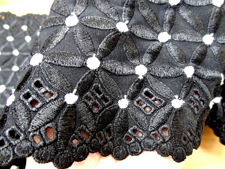 Galon lycra noir brode style broderie anglaise