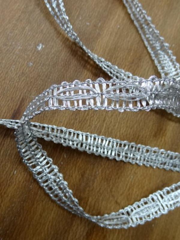 Galon metal argente oblongue 1 