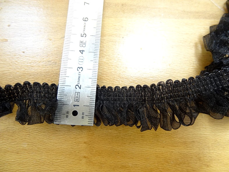 Galon organza noir boucles de rubans fins 3