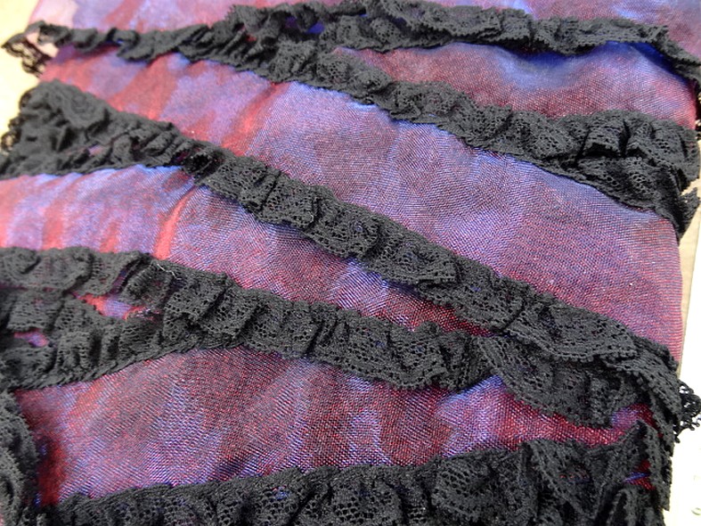 Galon organza rose violet dentelle noire 3