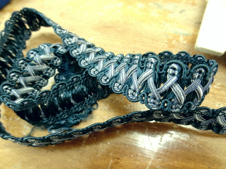 Galon paon rayonne 1