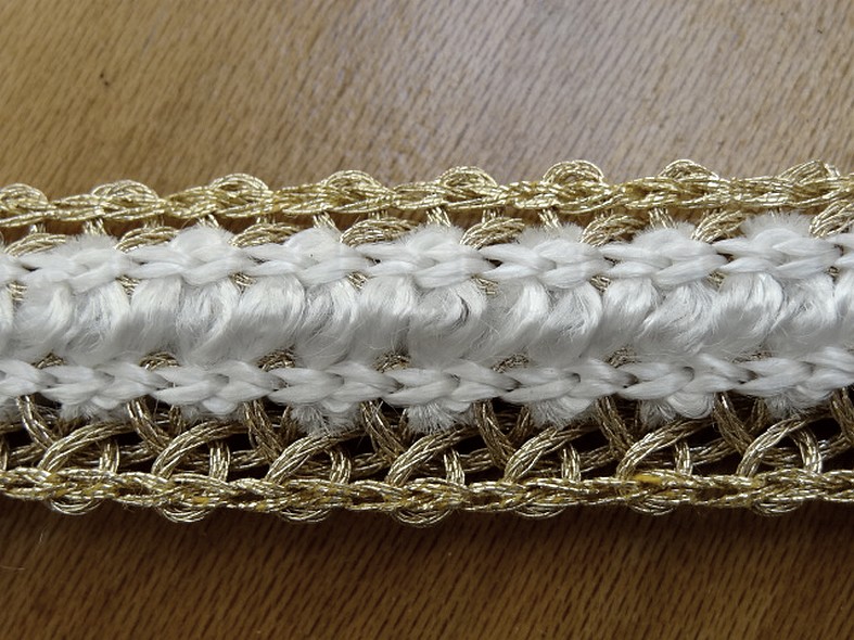 Galon rayonne et fil metal or pale et blanc 4