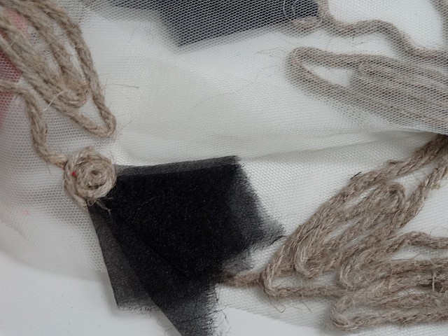 Galon resille et fil de lin motif tulipe noire 4