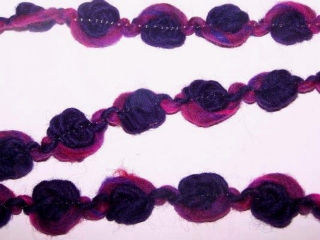 Galon roses en boutons violet prune 1 
