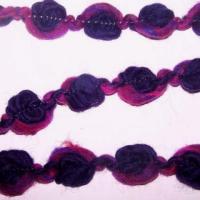 Galon roses en boutons violet prune 1 