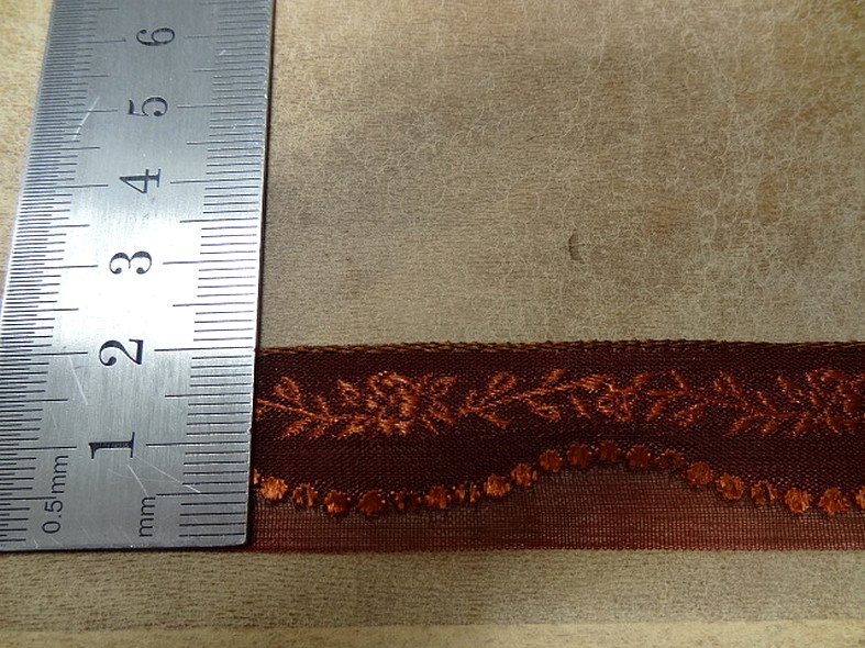 Galon semi transparent rouge turc brode corail 2