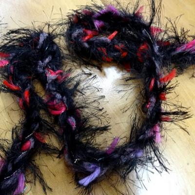 Galon tresse effet plume filante noir fuchsia mauve