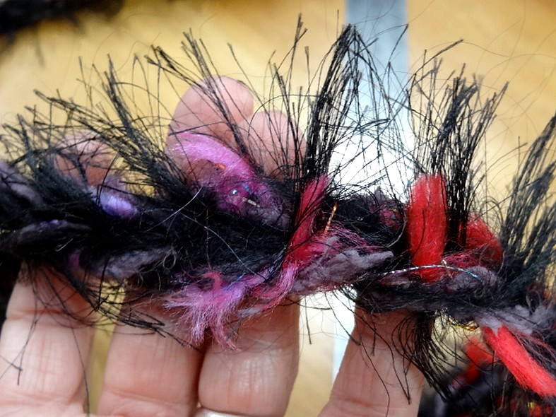 Galon tresse effet plume filante noir fuchsia mauve 5