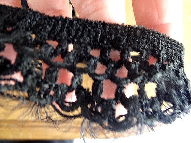 Galon tricote elastique velours chenille noir 
