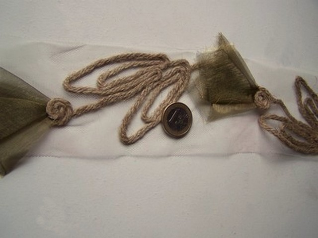 Galon tulipe lin et organza bronze sur resille 1