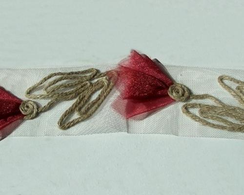 Galon tulipe lin et organza lie de vin sur resille 2 