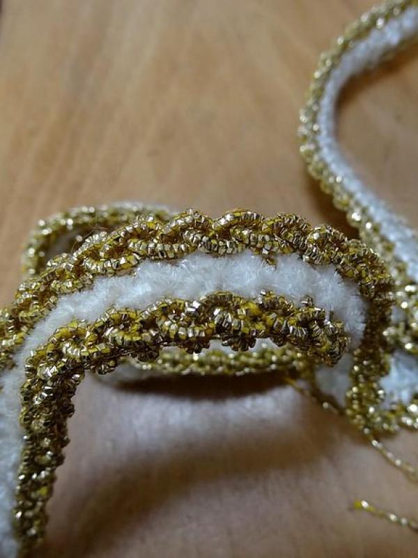 Galon velours chenille blanc et lurex or 2 