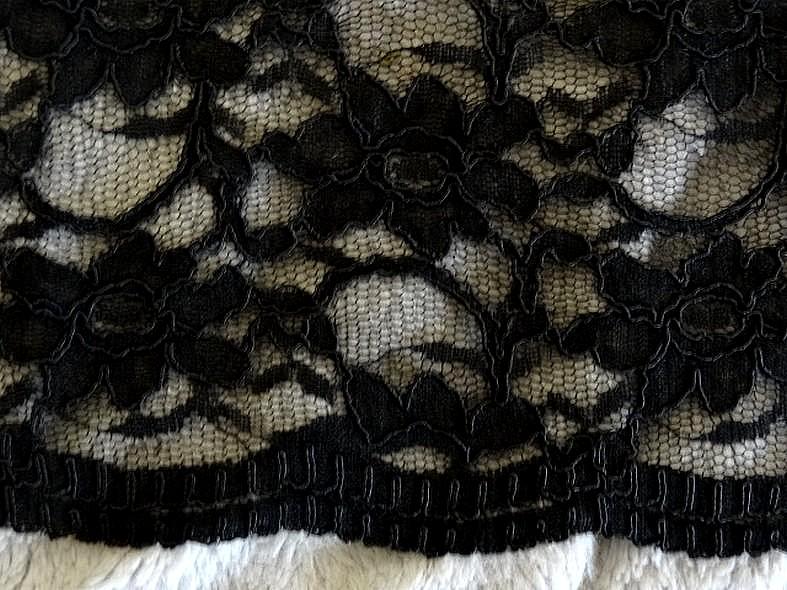 Guipure fleurie noire 1