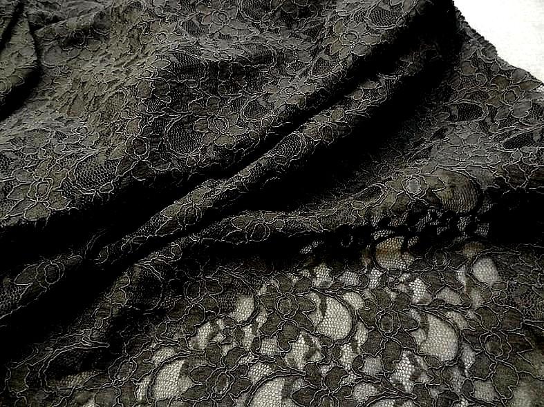 Guipure fleurie noire 2 1