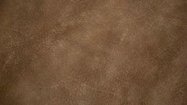 .Marron. Taupe.