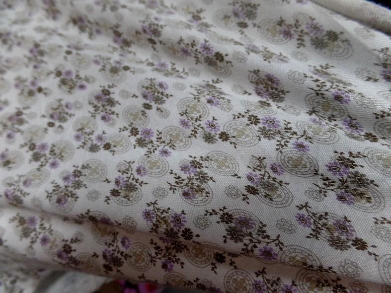 Jersey coton blanc casse petites fleurs lilas 1 