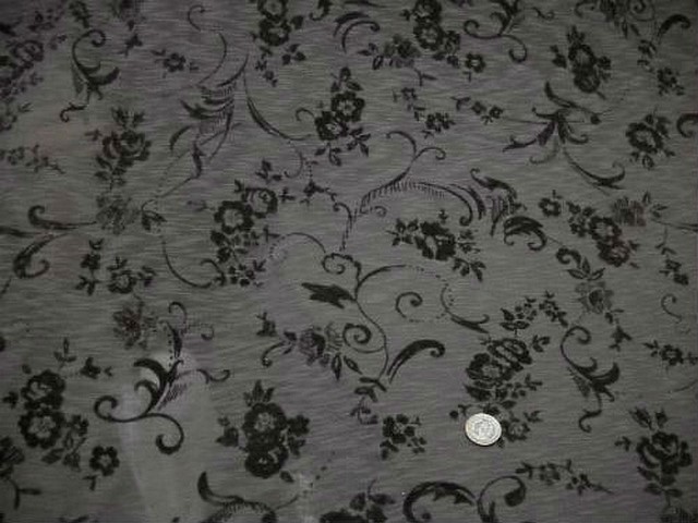 Jersey coton gris motif fleuri taupe 1