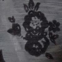 Jersey coton gris motif fleuri taupe 2