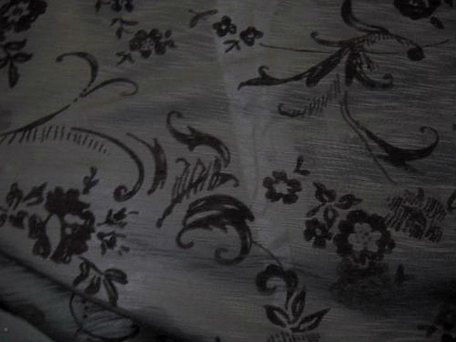 Jersey coton gris motif fleuri taupe 3