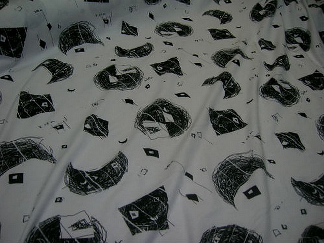 Jersey coton lycra blanc motifs crayonnes noir 1 