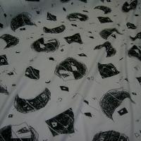 Jersey coton lycra blanc motifs crayonnes noir 1