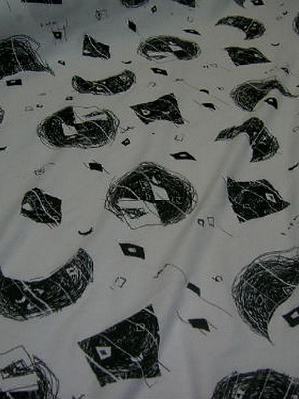 Jersey coton lycra blanc motifs crayonnes noir 1 