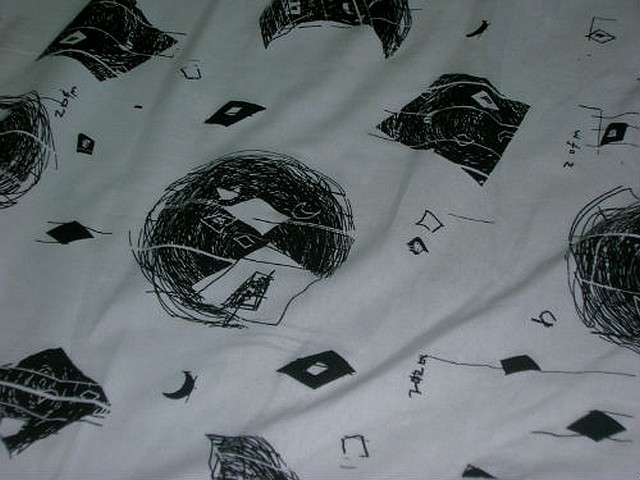 Jersey coton lycra blanc motifs crayonnes noir 2 