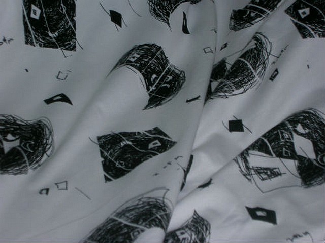 Jersey coton lycra blanc motifs crayonnes noir 3