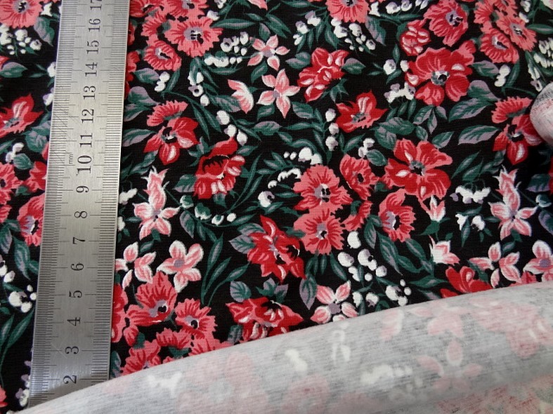 Jersey coton lycra fond noir fleuri 2