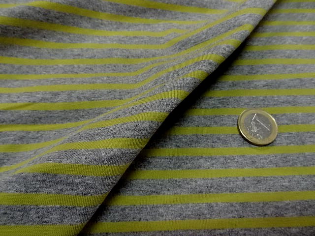 Jersey coton lycra raye gris chine anis 3 