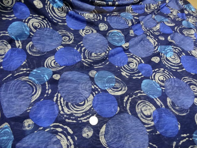 Jersey coton melange bleu motifs pois et spirale 1 