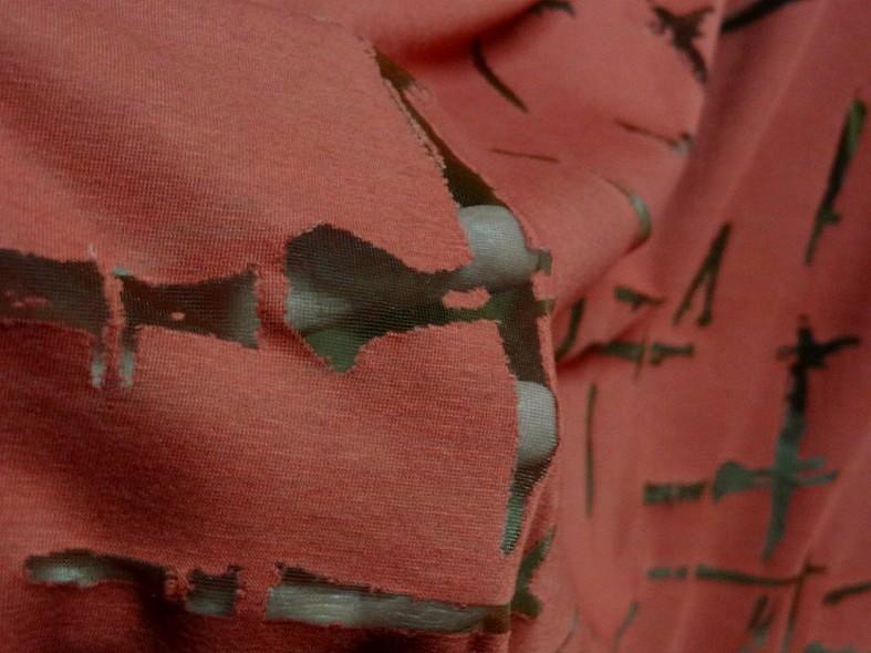 Jersey coton melange rouge tomette motif devore sur resille 5 