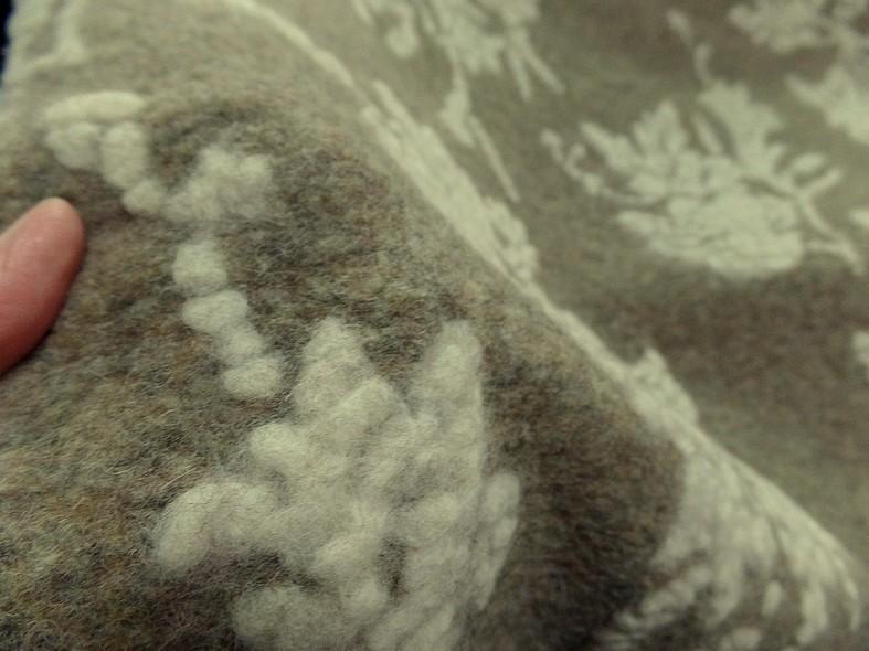 Jersey de laine aspect laine cardee beige chine fleuri ecru 2