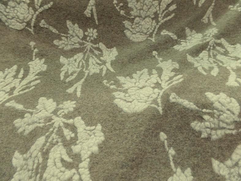 Jersey de laine aspect laine cardee beige chine fleuri ecru 3