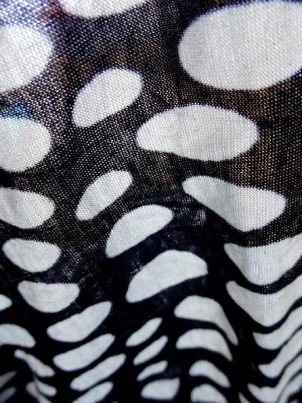 Jersey fin noir pois ovales blancs 2 
