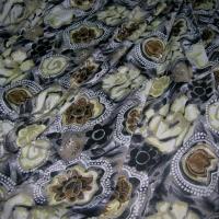 Jersey gris taupe fleurs ocres et noires 1 
